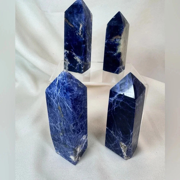 Sodalite Tower - A - Picture 2 of 2